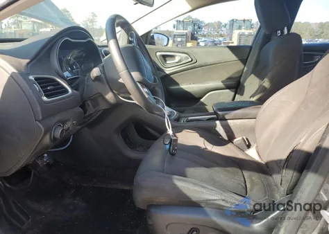 2015 Chrysler 200 Limited z USA, uszkodzony, nr VIN 1C3CCCAB6FN693811